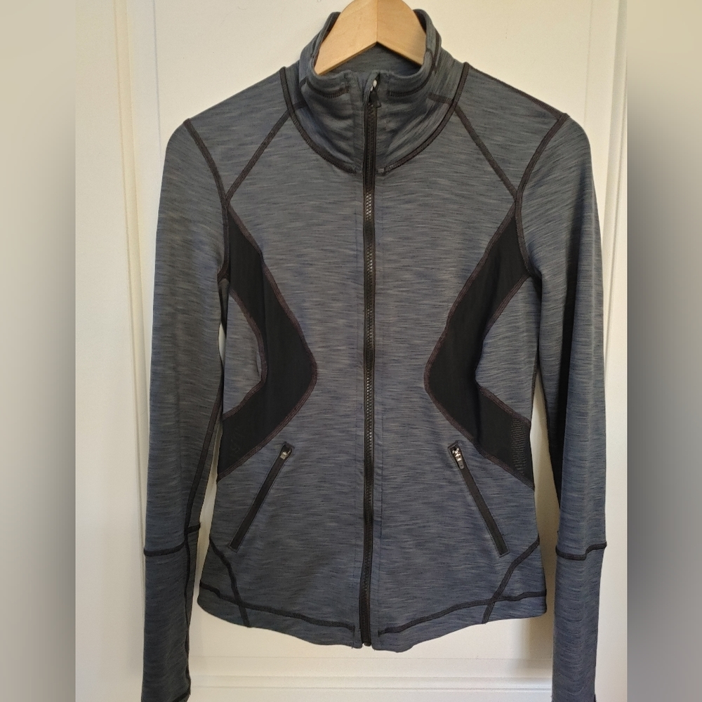 😍Zella Steal Blue Zippered Active Jacket ~ Size S